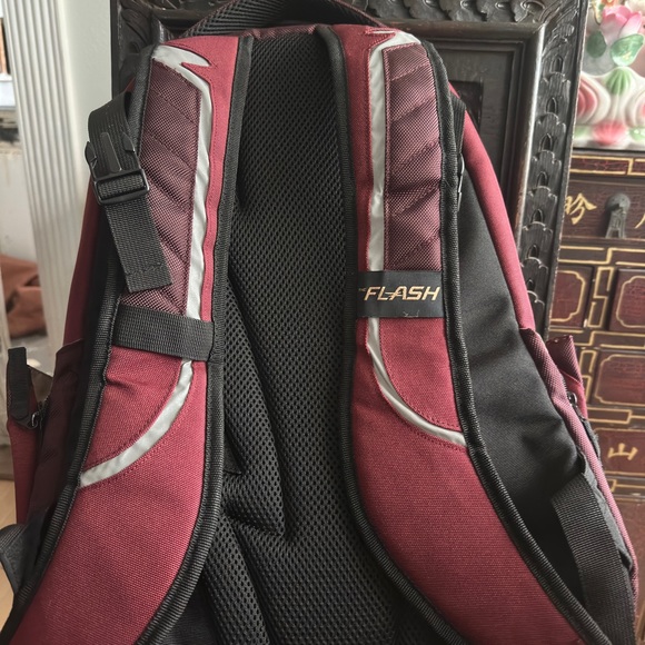 DC Comics The Flash Built Uniform Suit Comic Book Superhero Backpack Laptop Bag - Picture 2 of 5